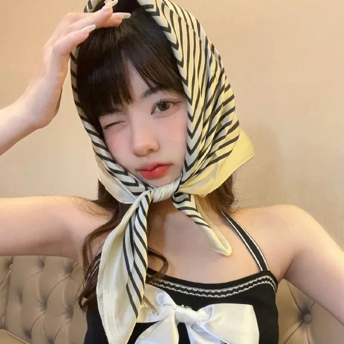 背离海报